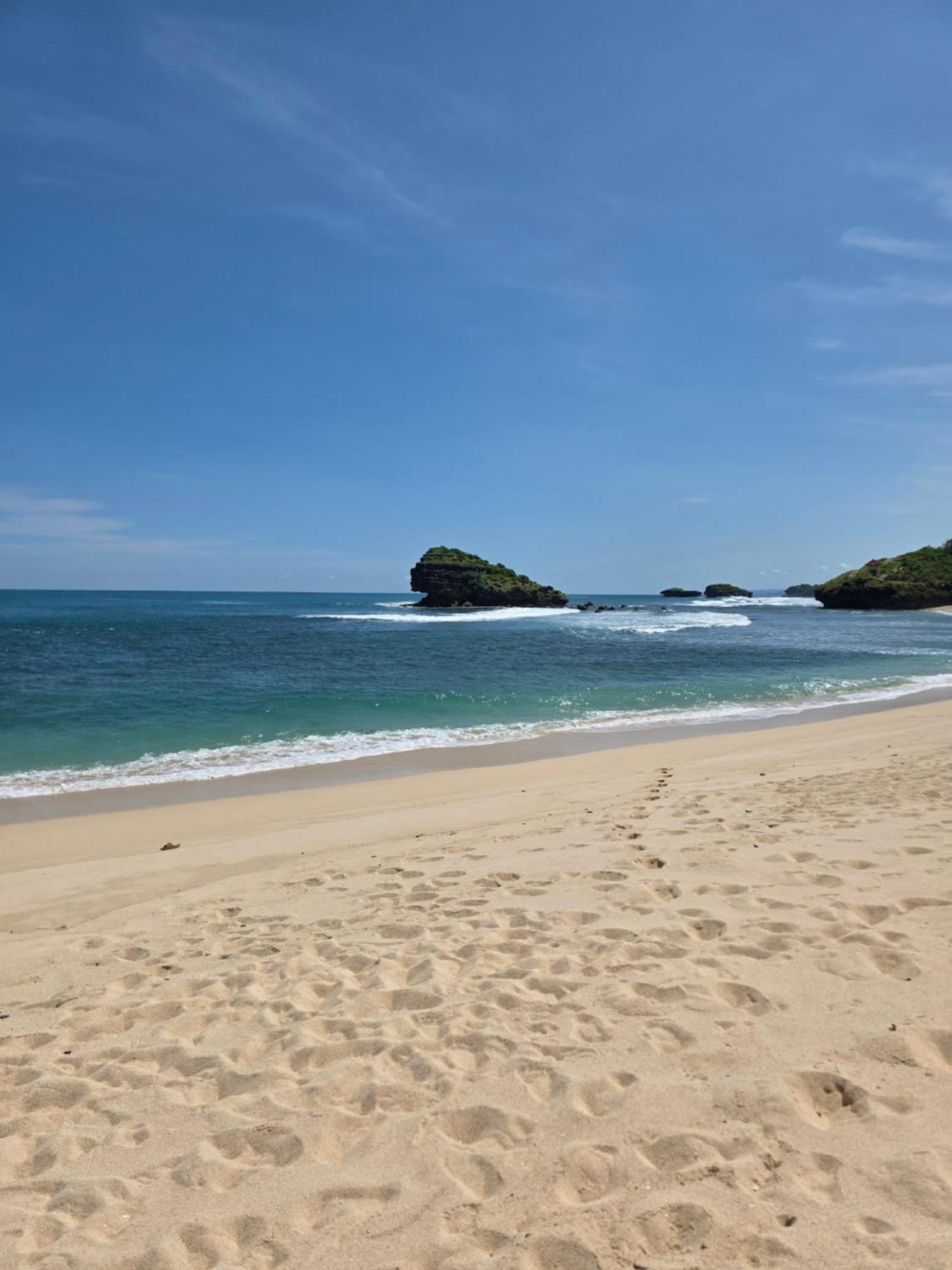 Istana Ombak Eco Resort Pacitan Exterior photo